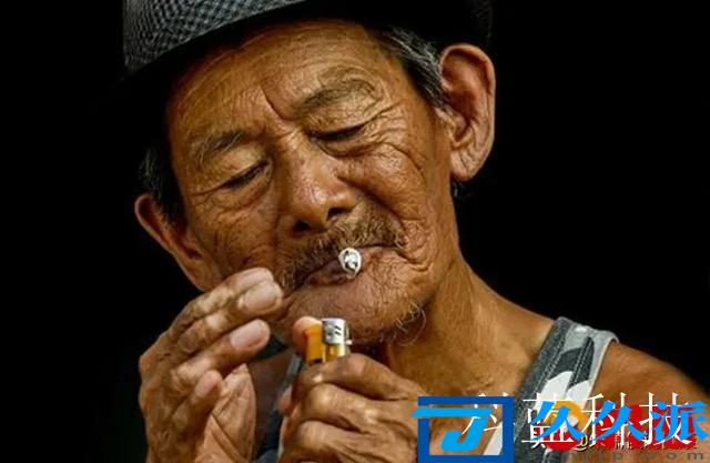 七十岁以上的老人该不该戒烟戒酒(八十岁老人能不能戒烟)